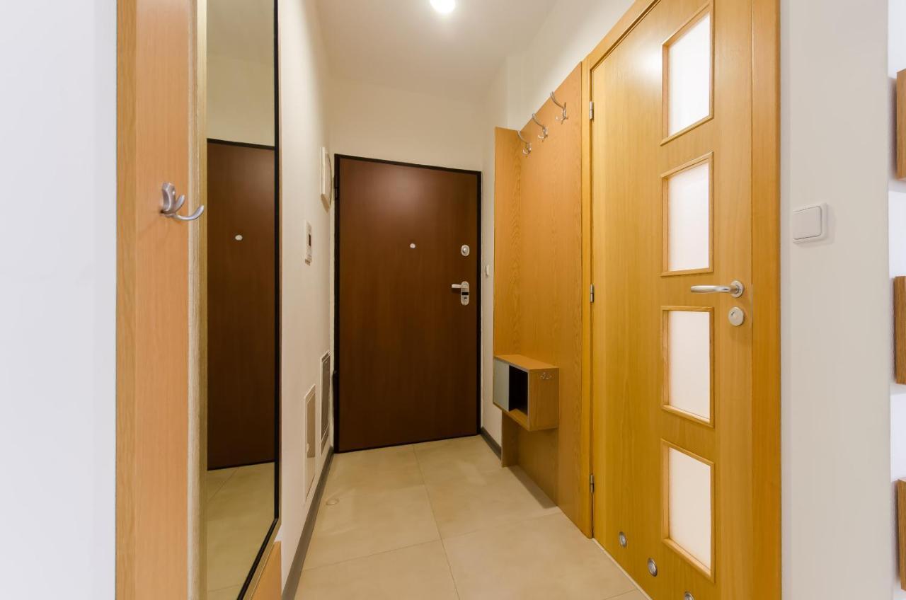 Family Apartments - Private Parking Krakow Exterior photo